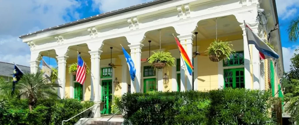 Best trans bars in New Orleans - The Country Club