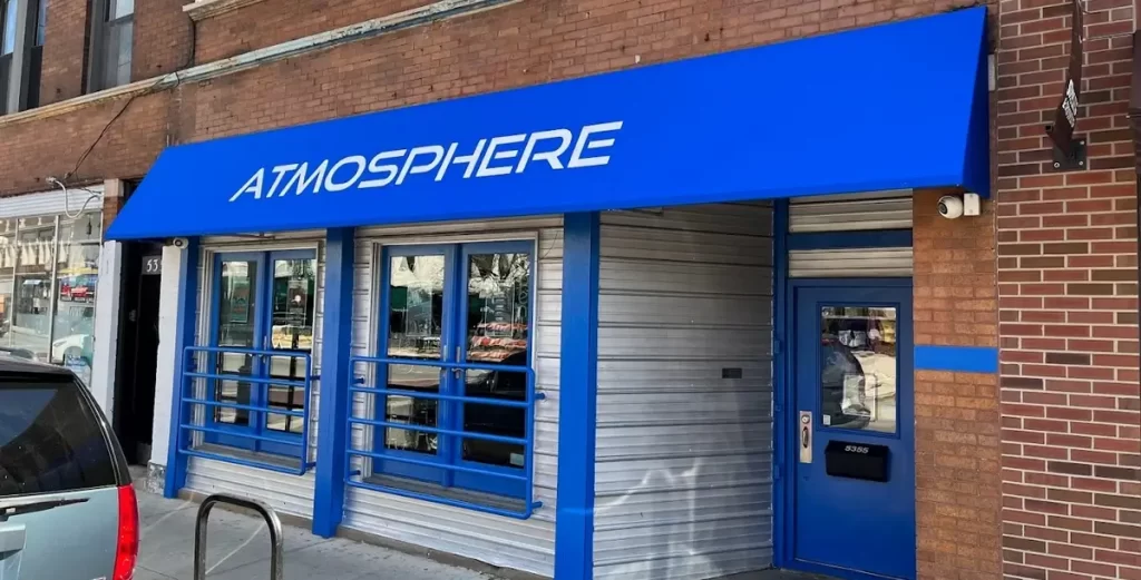 Best transgender bars in Chicago - Atmosphere