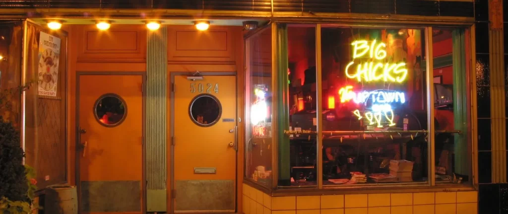 Best transgender bars in Chicago - Big Chicks