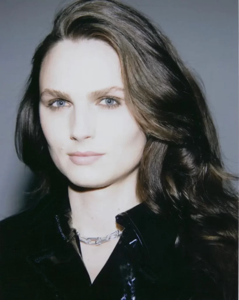 Andreja Pejić with long hair and silver necklace