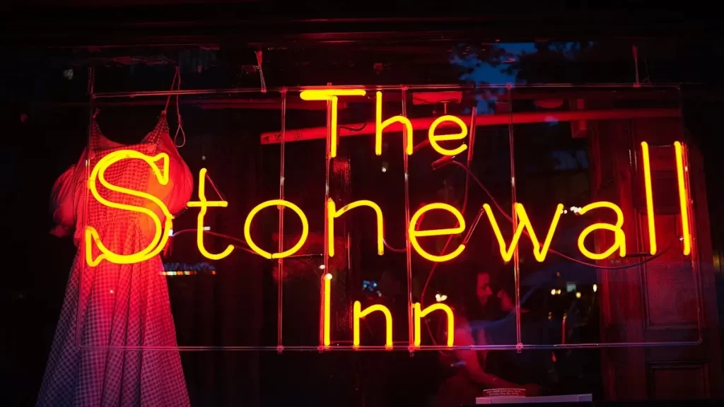 Das Stonewall Inn: Ein historisches Wahrzeichen für Trans-Dating